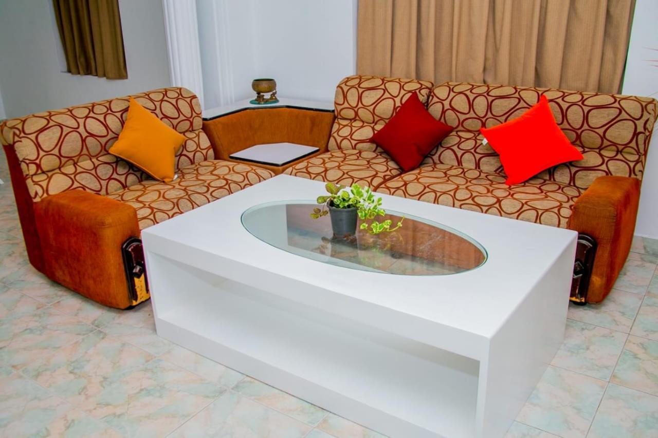 Niwahana Transit City Hotel คาตุนายากา ภายนอก รูปภาพ
