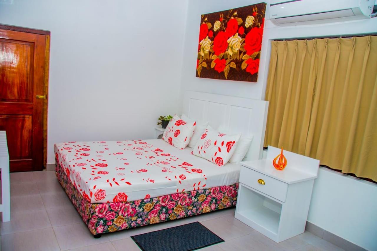Niwahana Transit City Hotel คาตุนายากา ภายนอก รูปภาพ