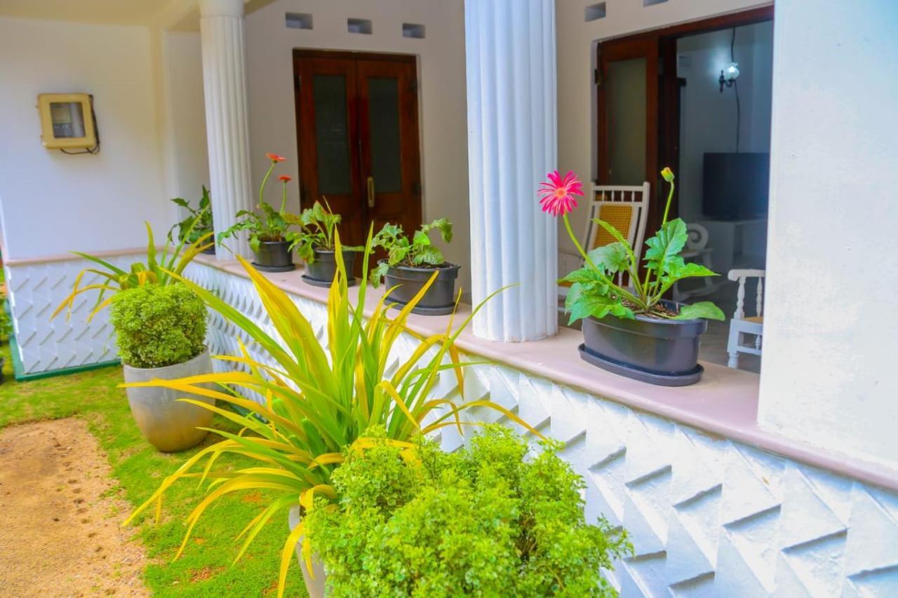 Niwahana Transit City Hotel คาตุนายากา ภายนอก รูปภาพ