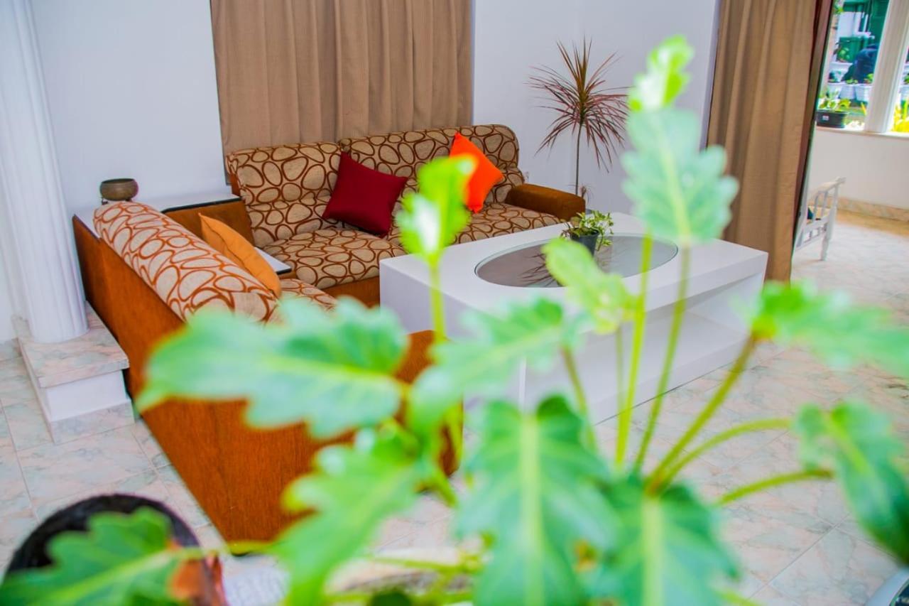 Niwahana Transit City Hotel คาตุนายากา ภายนอก รูปภาพ
