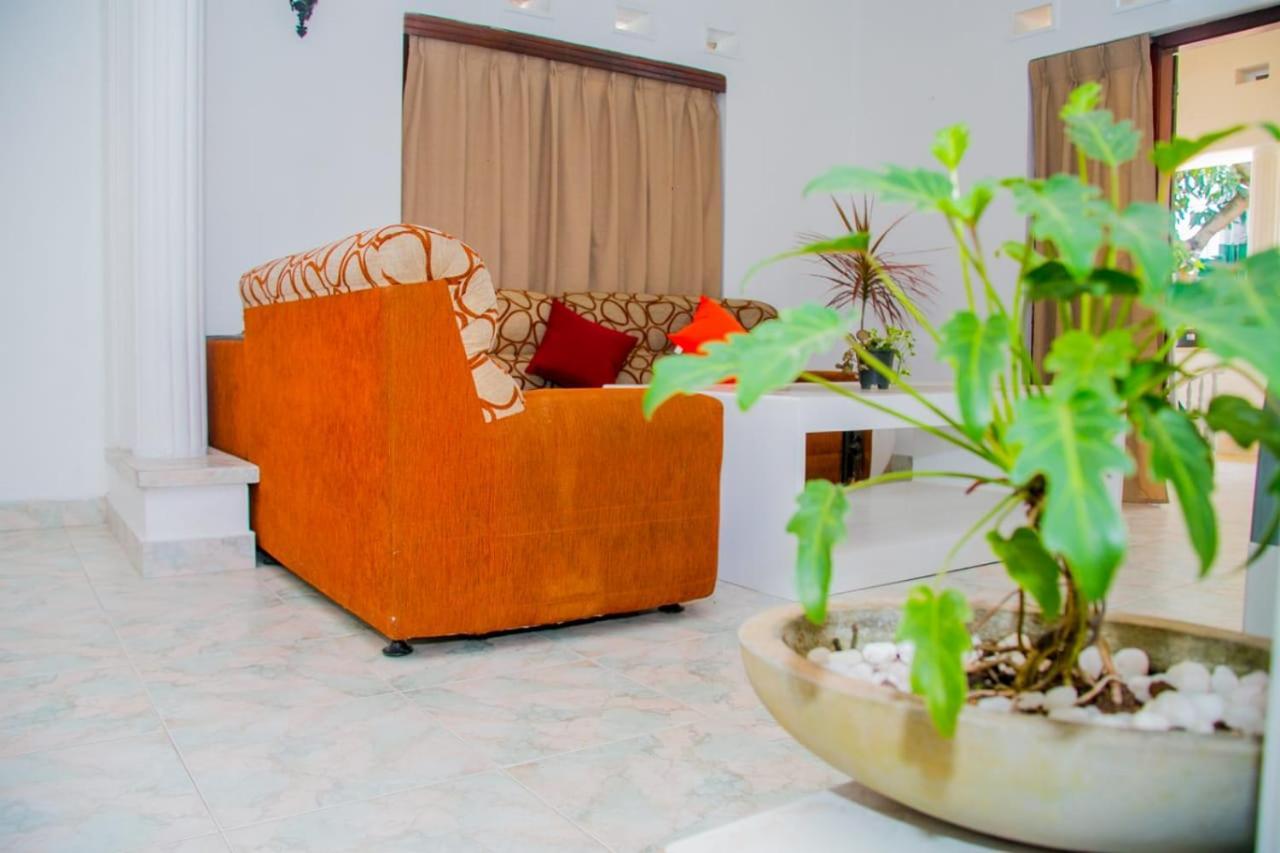 Niwahana Transit City Hotel คาตุนายากา ภายนอก รูปภาพ
