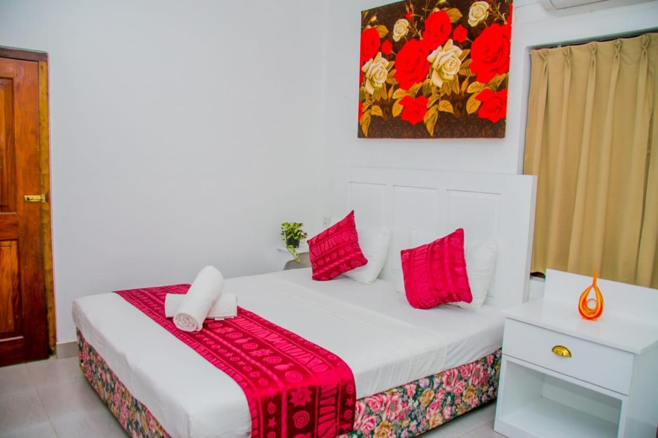 Niwahana Transit City Hotel คาตุนายากา ภายนอก รูปภาพ