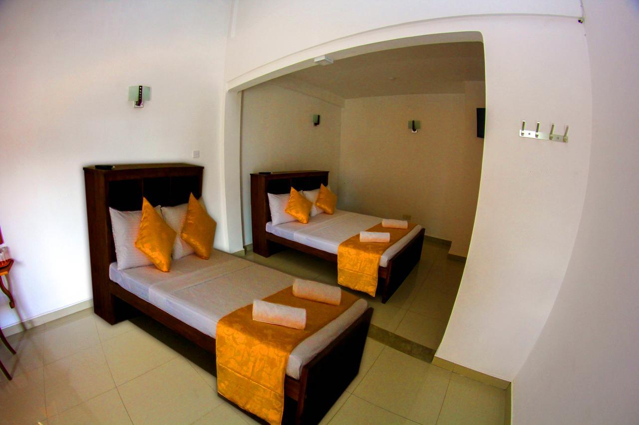 Niwahana Transit City Hotel คาตุนายากา ภายนอก รูปภาพ