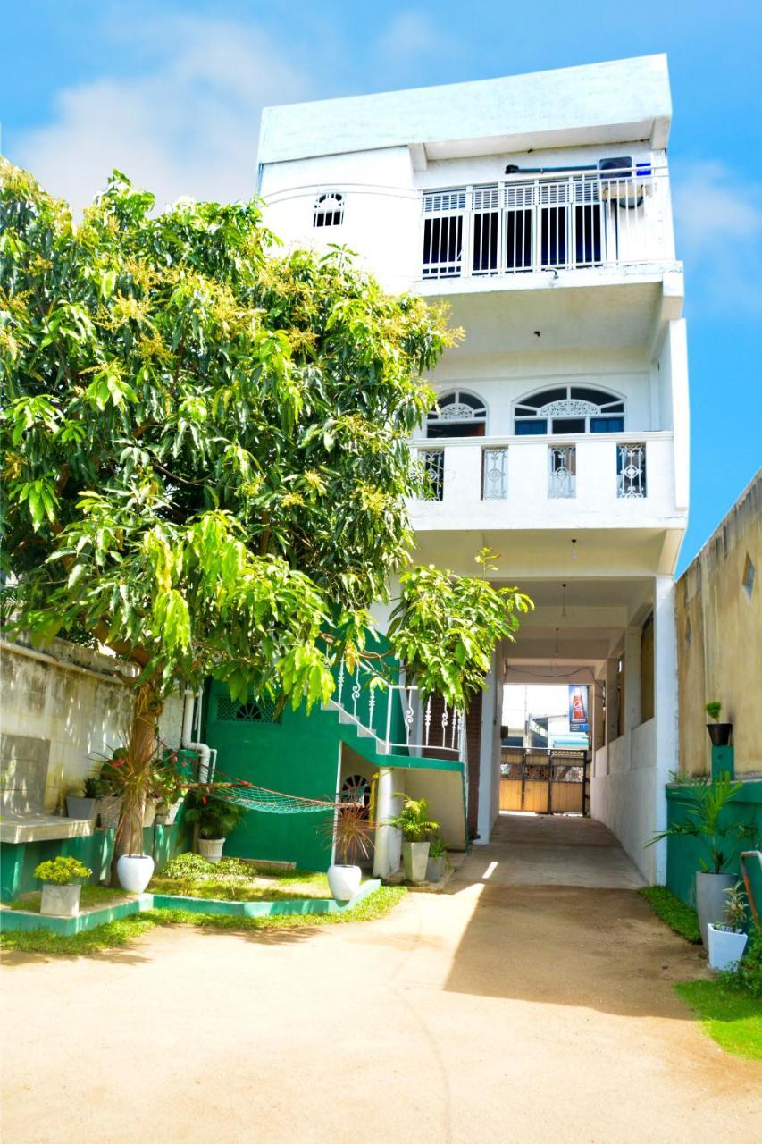 Niwahana Transit City Hotel คาตุนายากา ภายนอก รูปภาพ